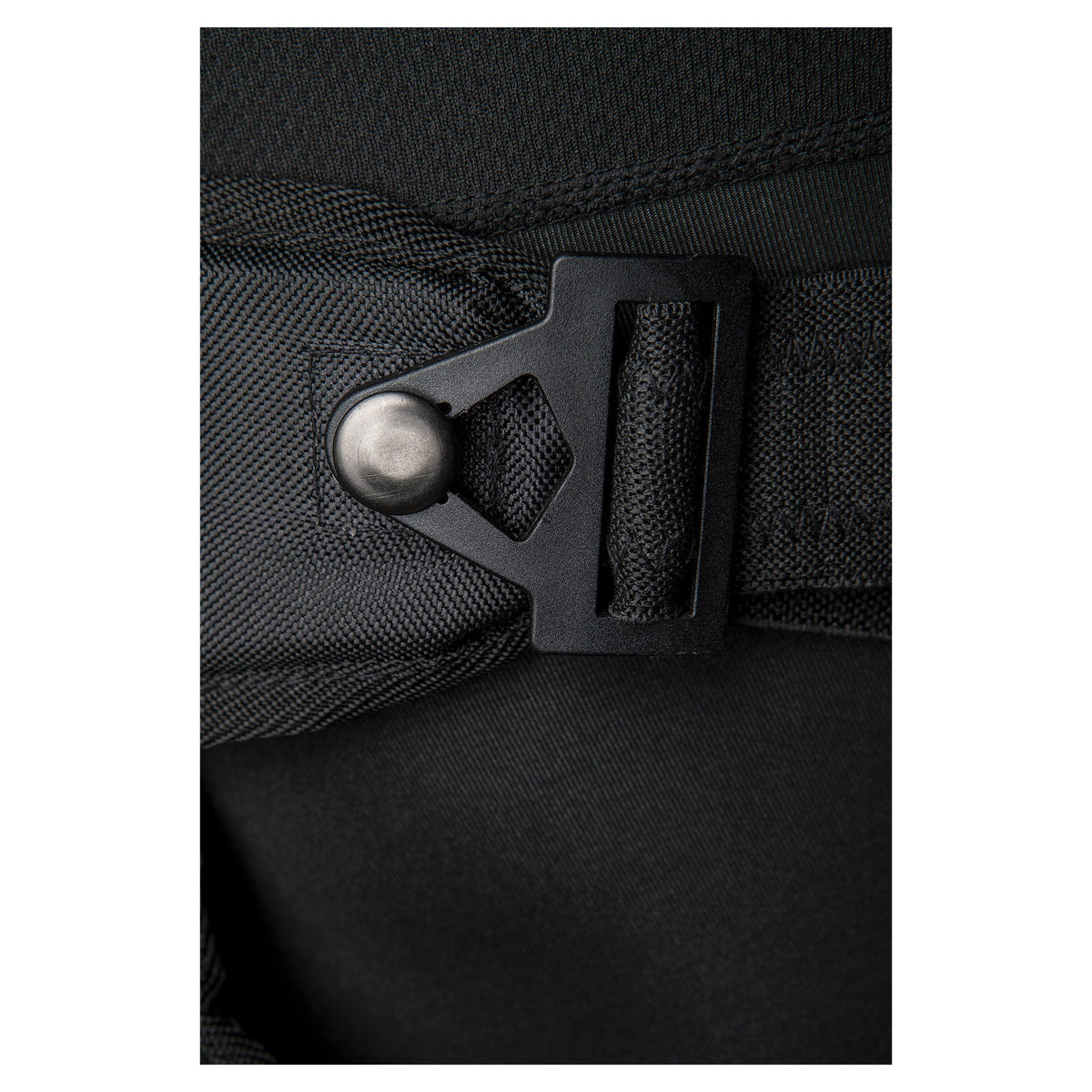 PIVOTAL Two Knee Guards